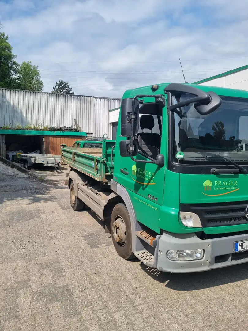 Mercedes-Benz Atego 824 Verde - 2