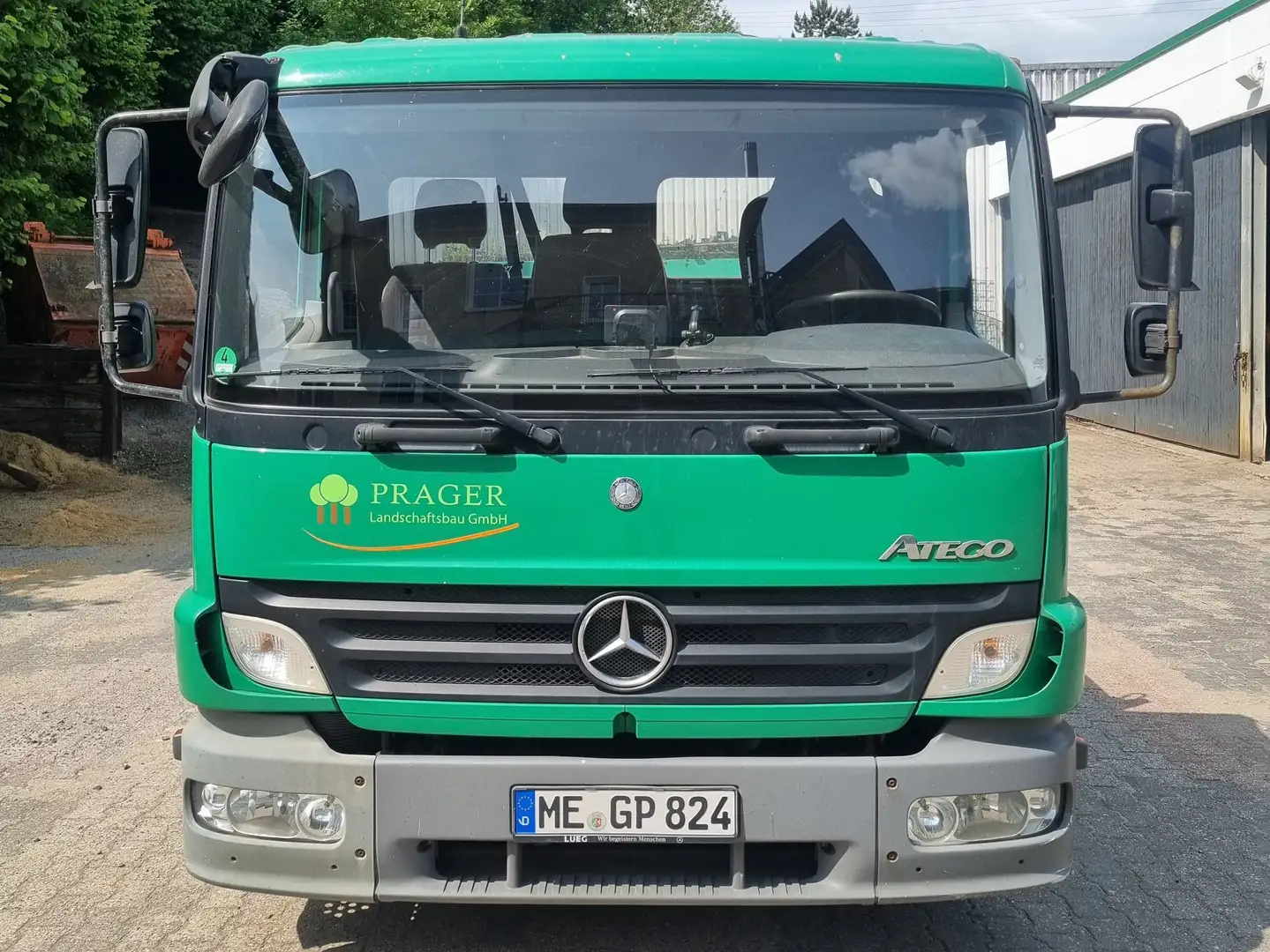 Mercedes-Benz Atego 824 Verde - 1