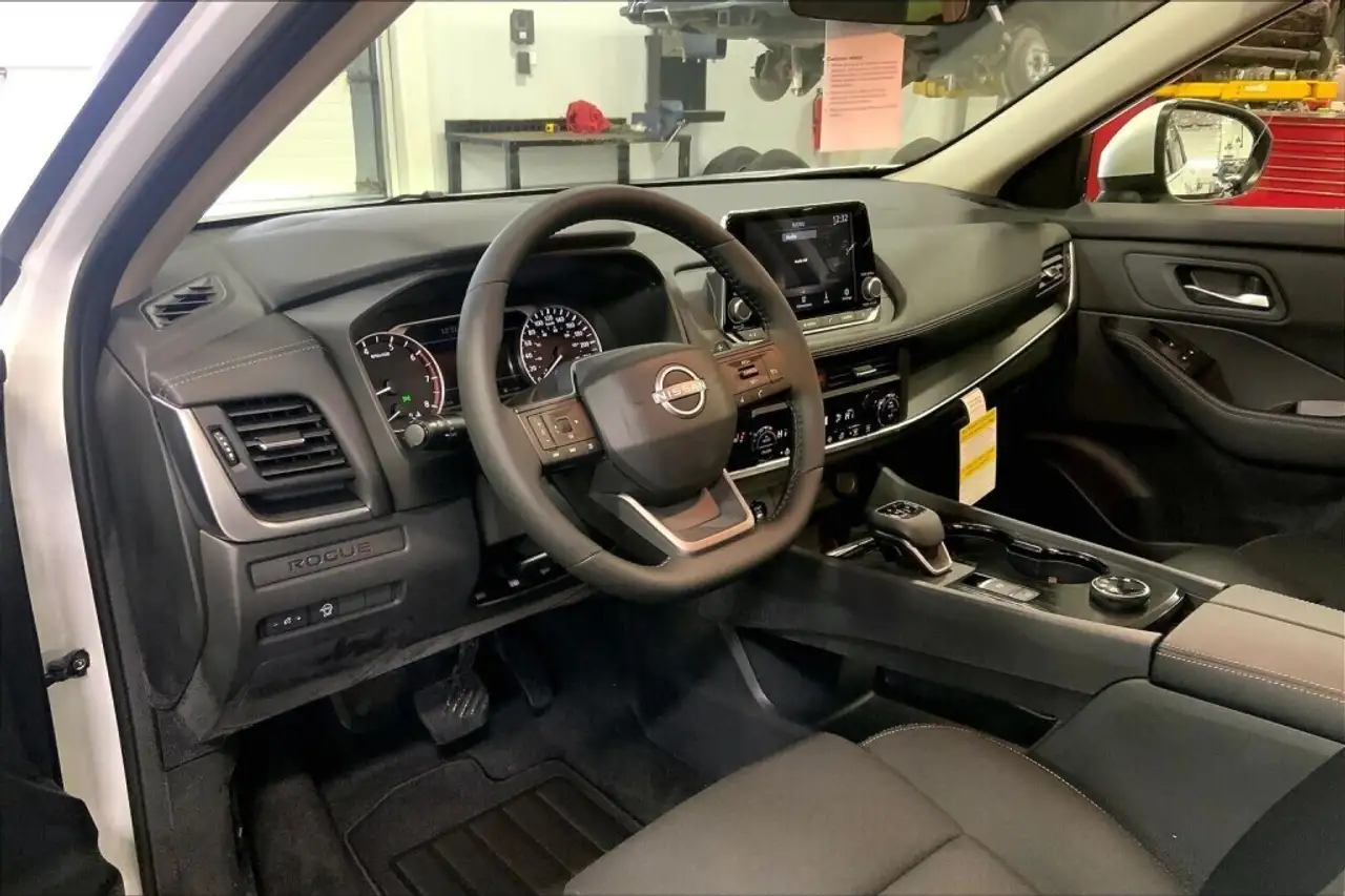 Nissan Rogue снимка Nissan Rogue