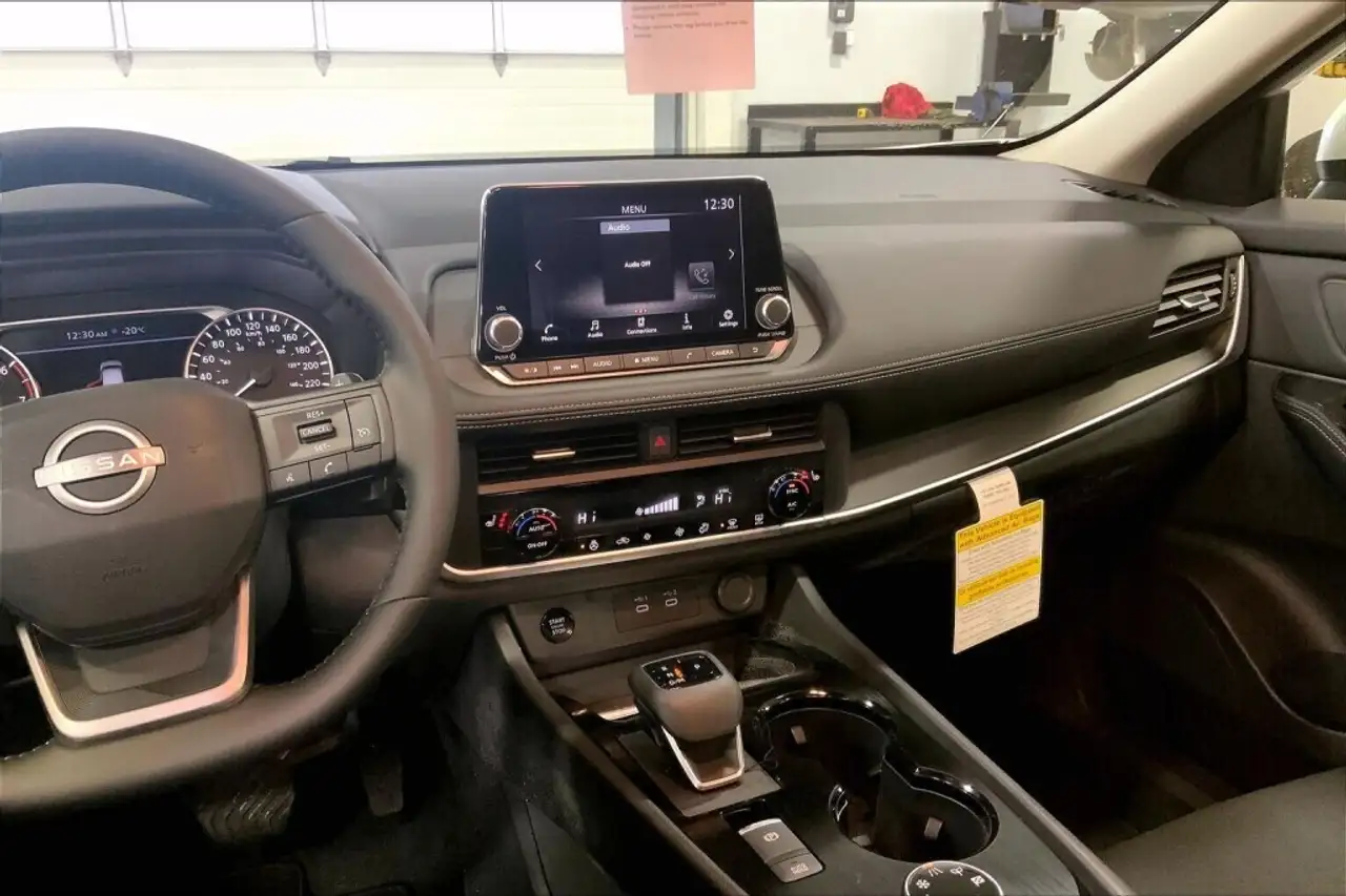 Nissan Rogue снимка Nissan Rogue