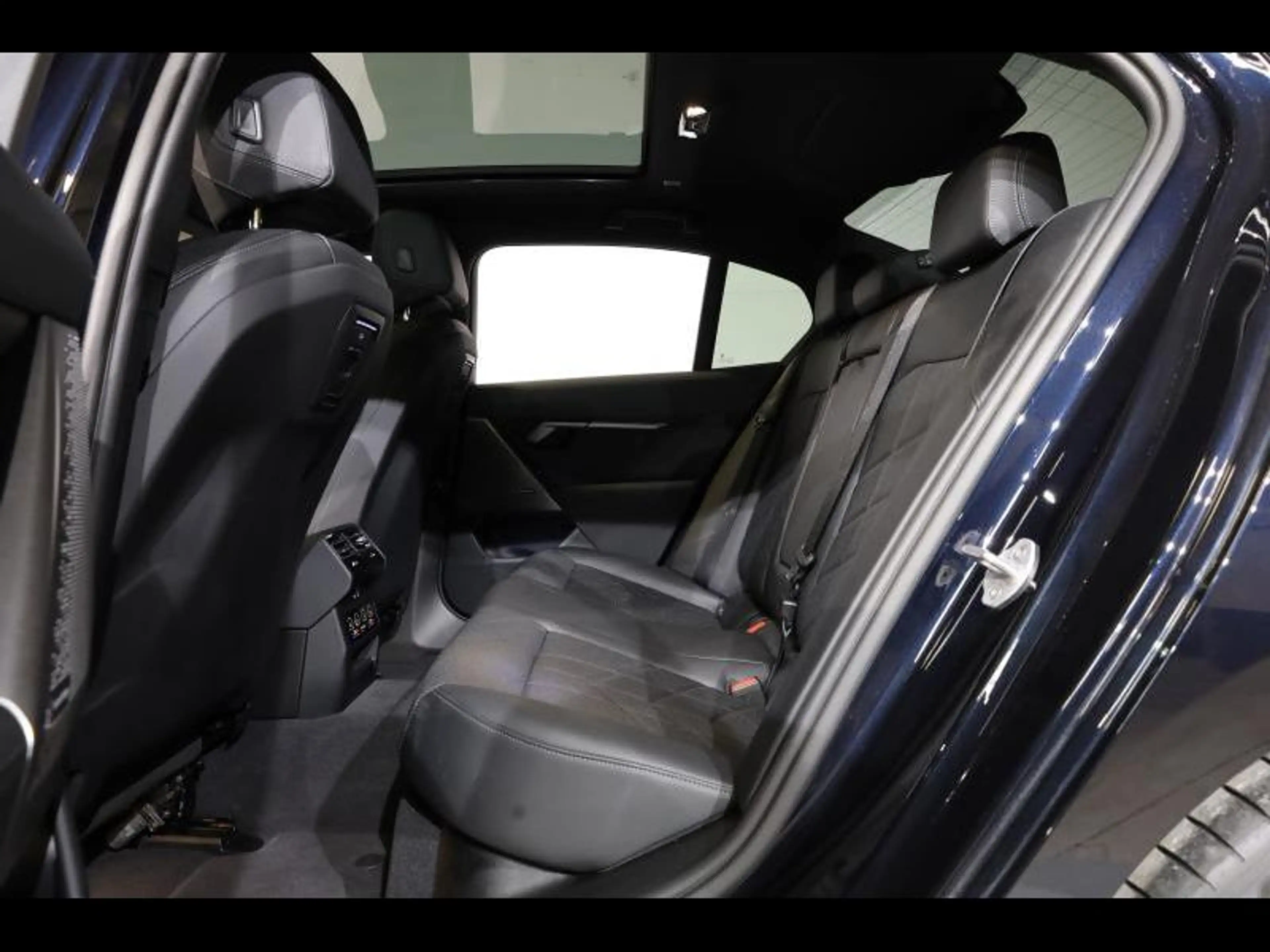 BMW i5 eDrive40 Berline Kit M Sport — photo 11