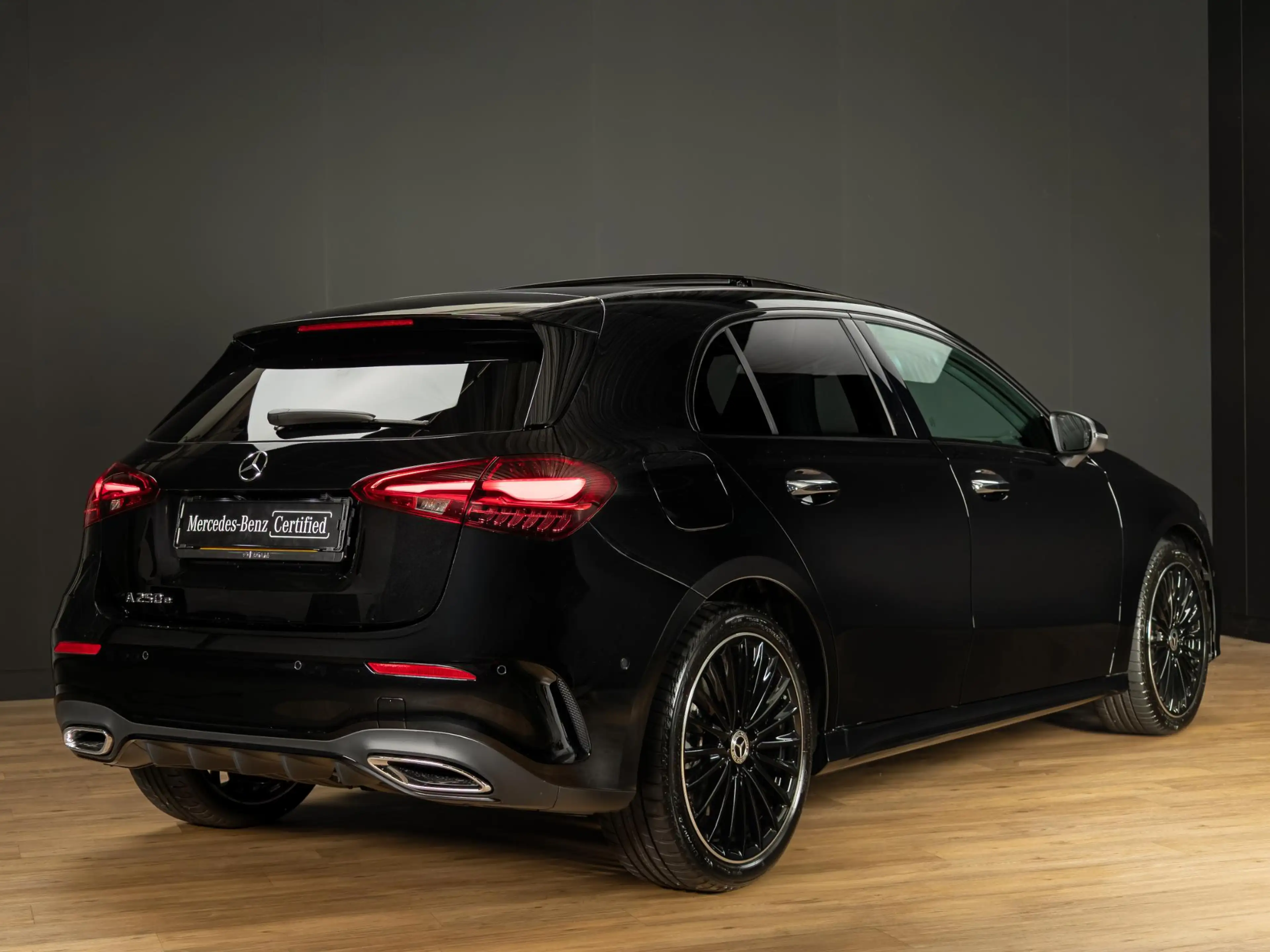 Mercedes-Benz A 250 Hatchback e Business Solution AMG | Panorama dak — photo 2