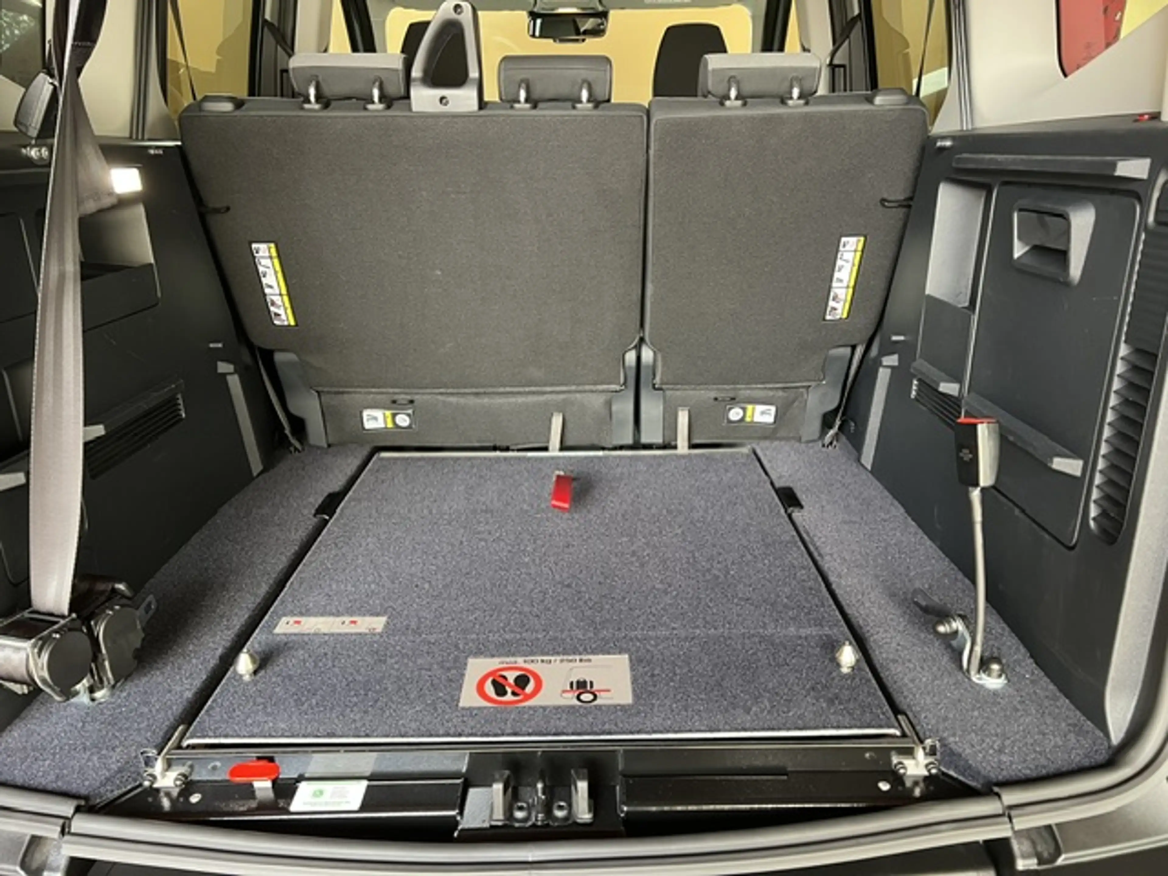Ford Tourneo Courier Titanium Autom. Rollstuhlrampe Heckausschnitt Navi Kam LED 17" Allwetter Sitzhzg *SOFORT verfügbar — photo 11