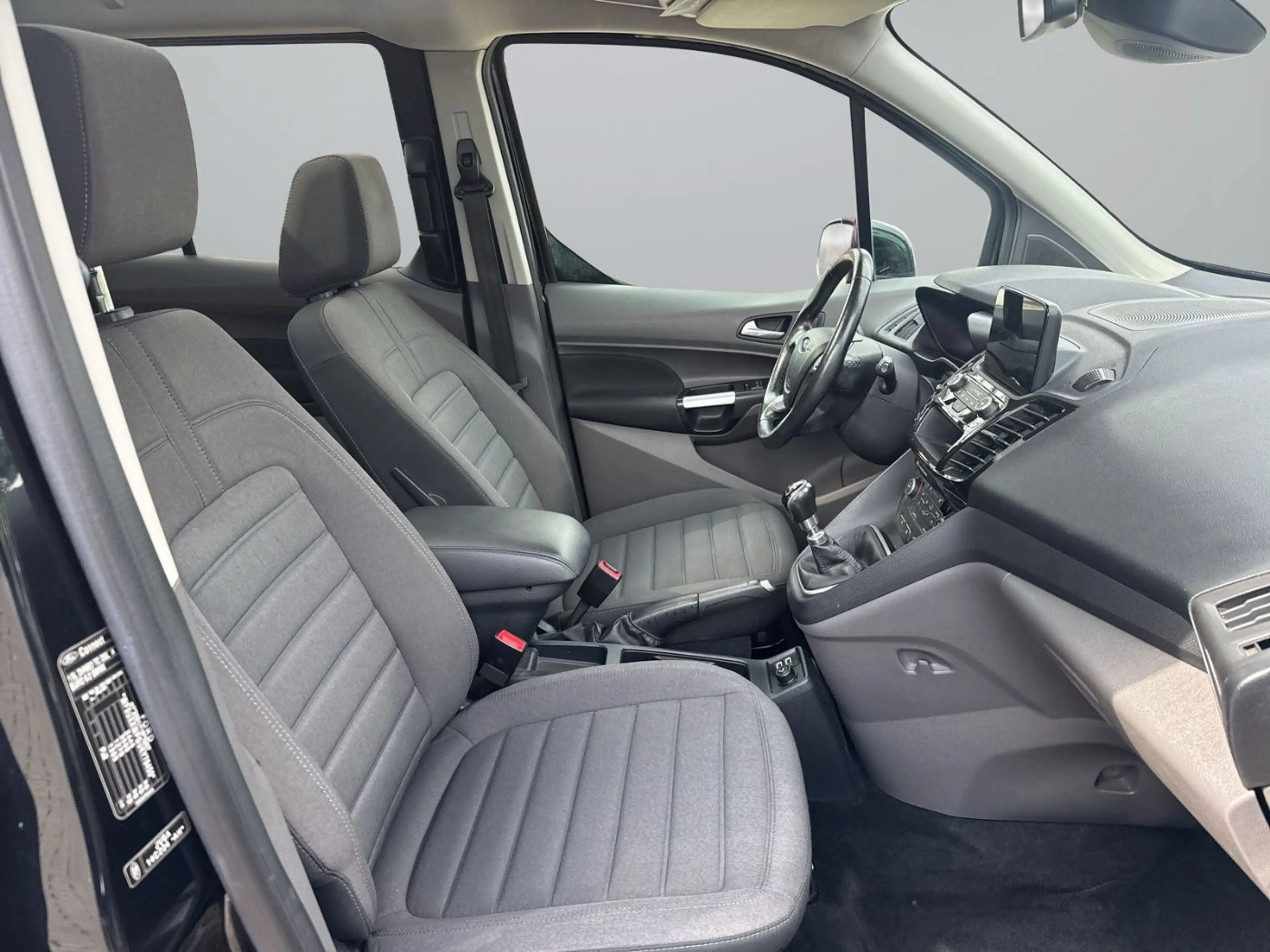 Ford Grand Tourneo Connect 1.5 TDCi GRAND TITANIUM PDC — photo 13