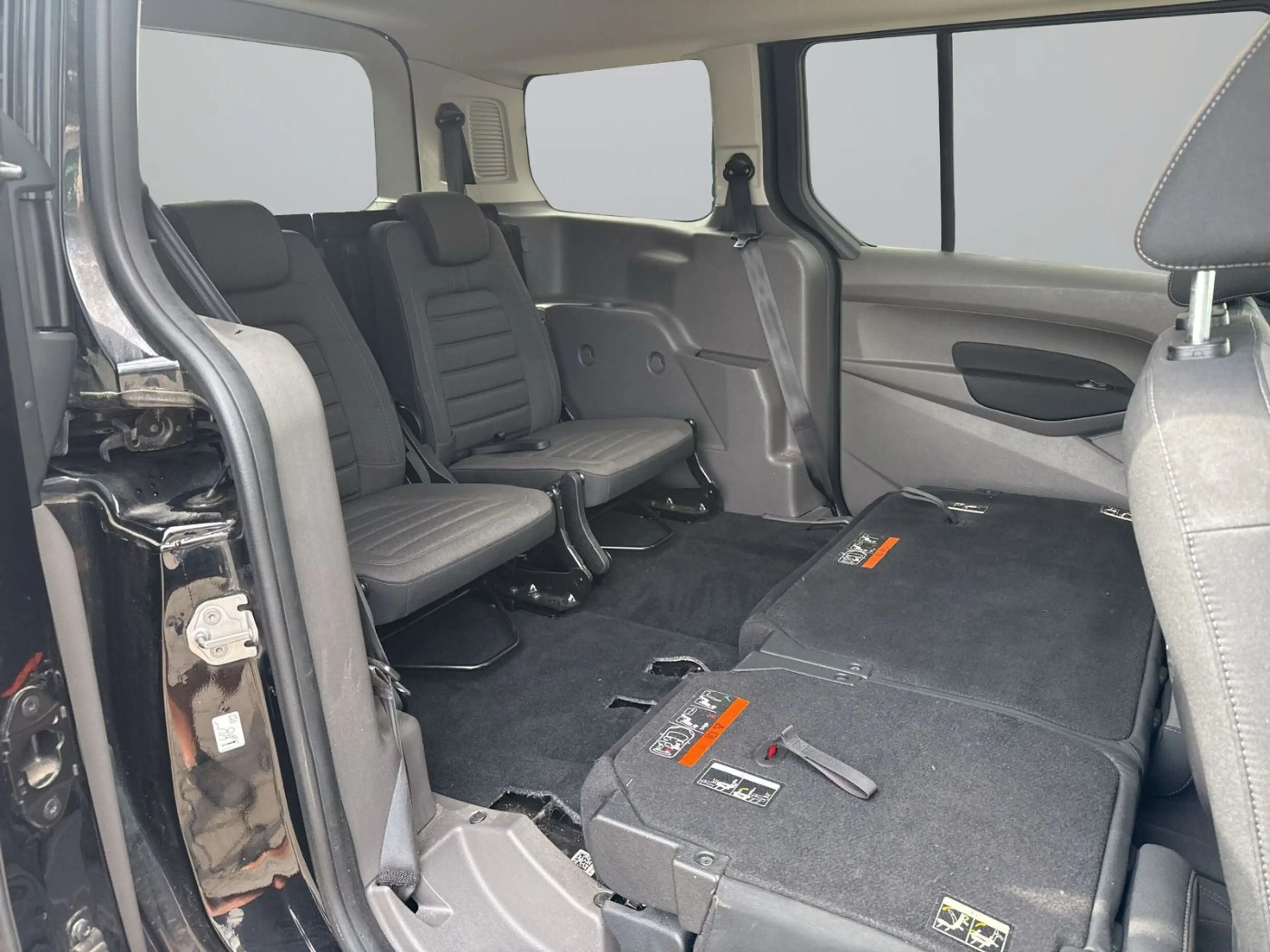 Ford Grand Tourneo Connect 1.5 TDCi GRAND TITANIUM PDC — photo 12