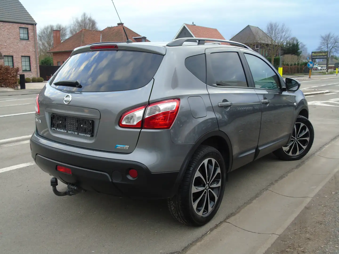 Nissan Qashqai 1.6 dCi 2WD Pure-Drive *Navigatie*Euro 5 Gris - 2
