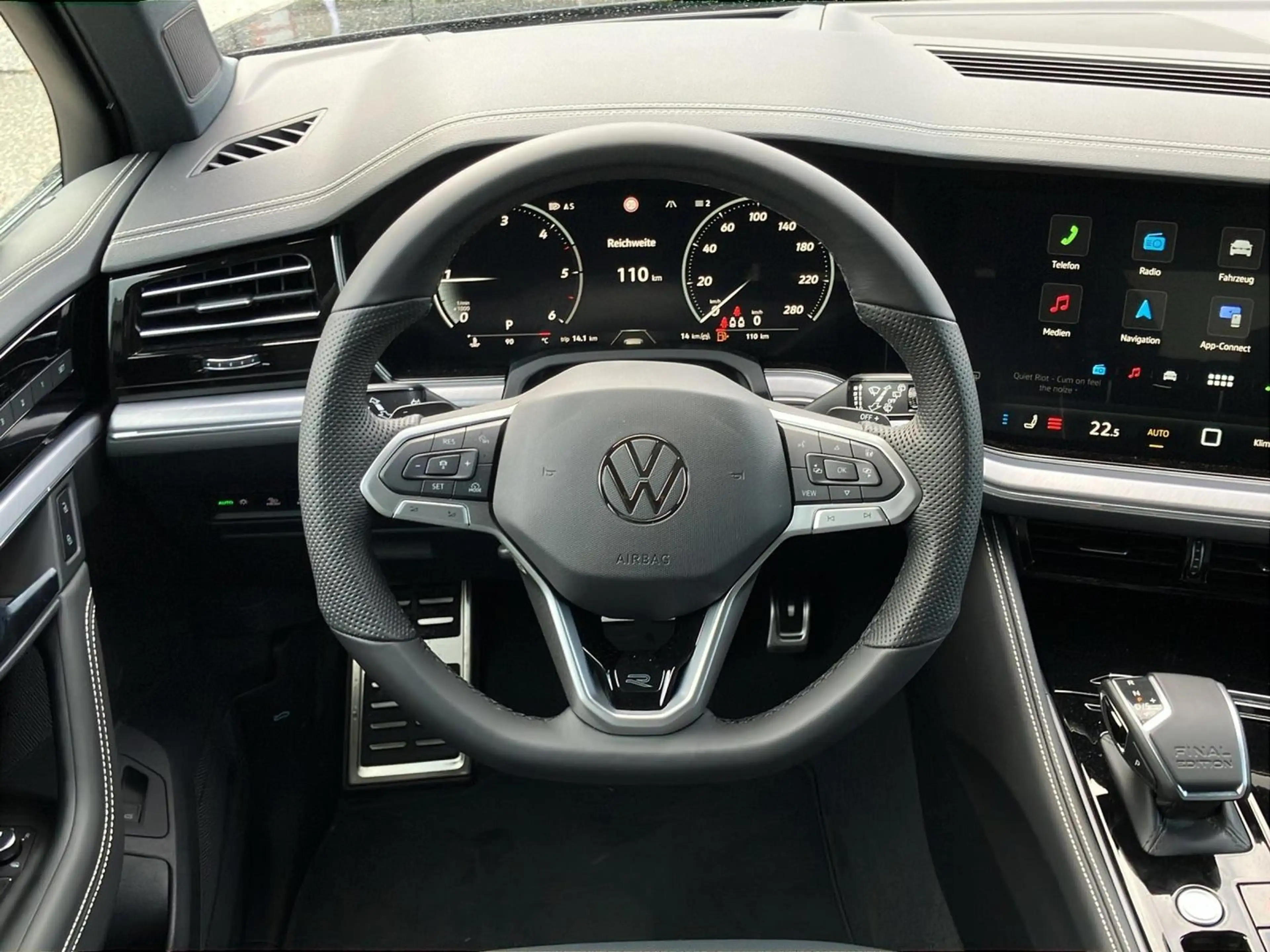 Volkswagen Touareg R-Line TDI 4M. Final Edition — photo 9