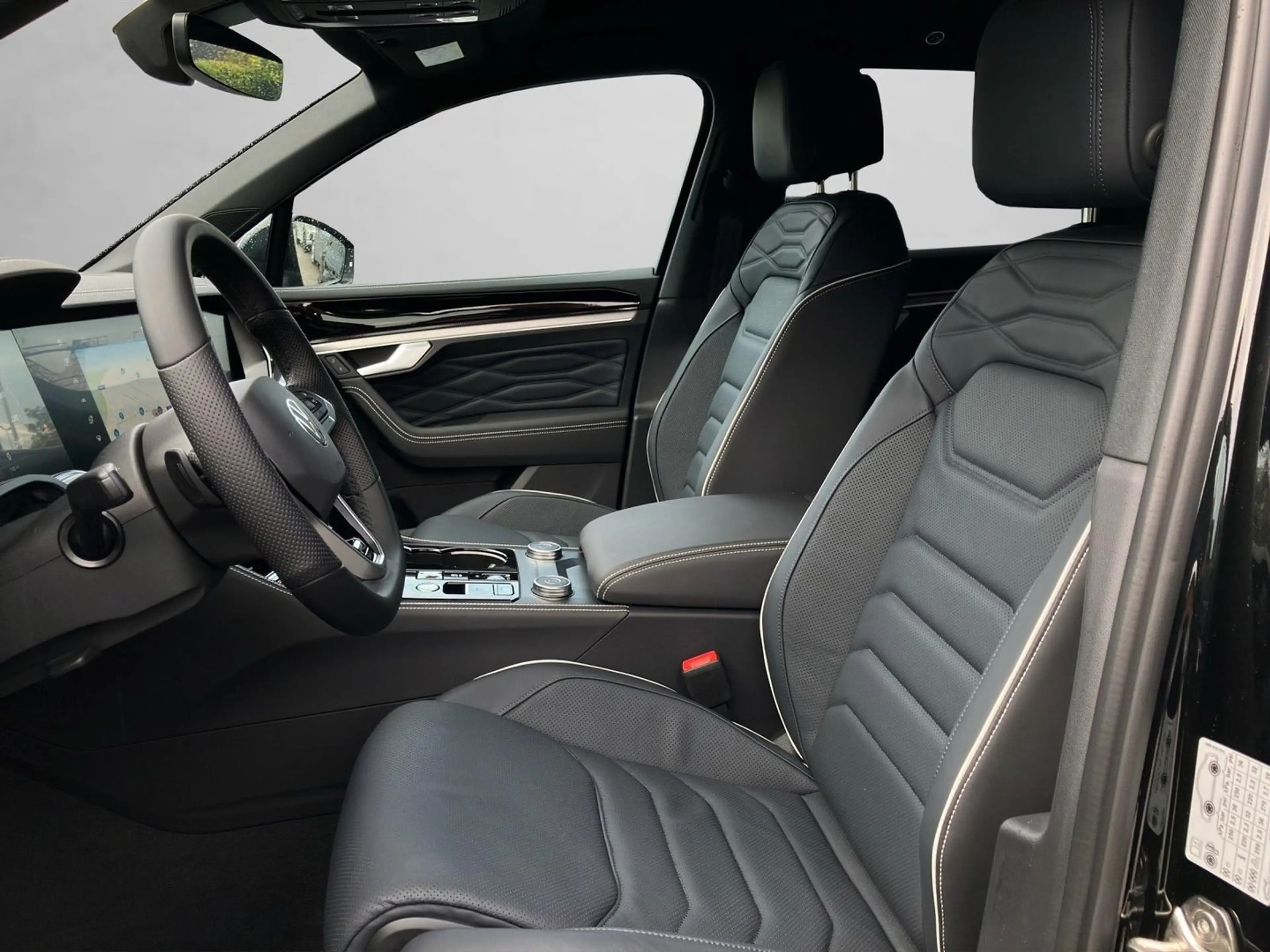 Volkswagen Touareg R-Line TDI 4M. Final Edition — photo 8
