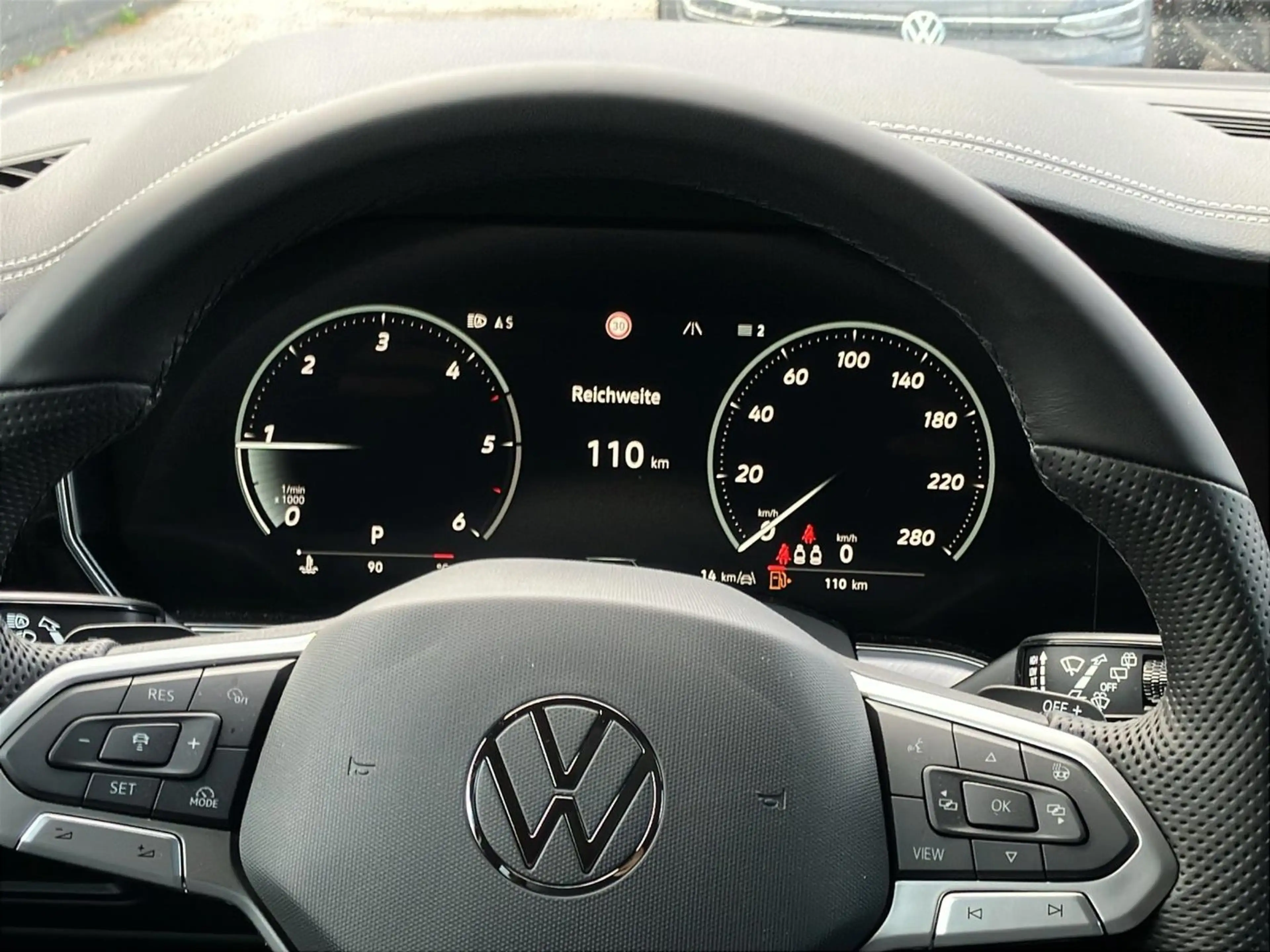 Volkswagen Touareg R-Line TDI 4M. Final Edition — photo 10