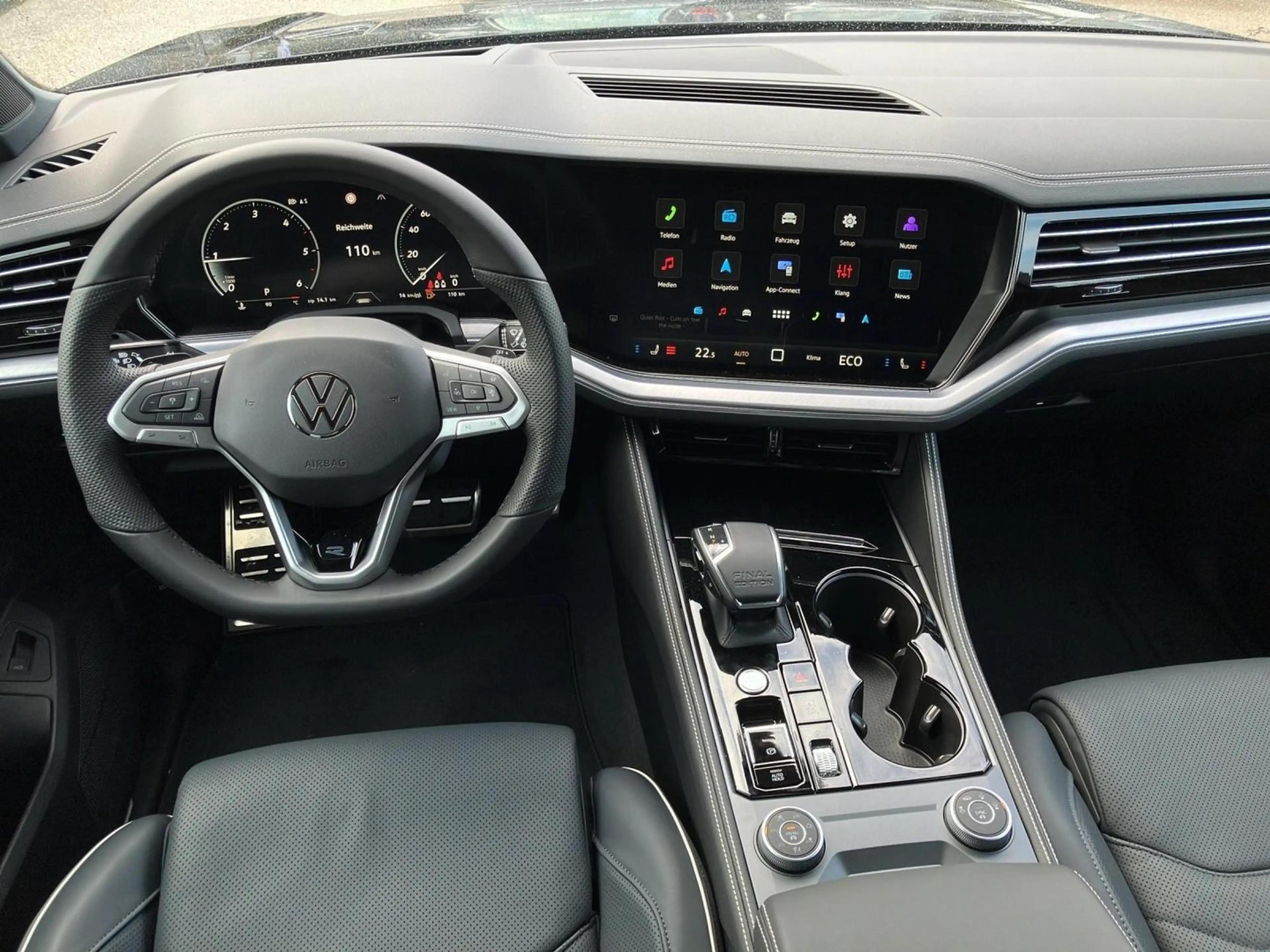 Volkswagen Touareg R-Line TDI 4M. Final Edition — photo 11