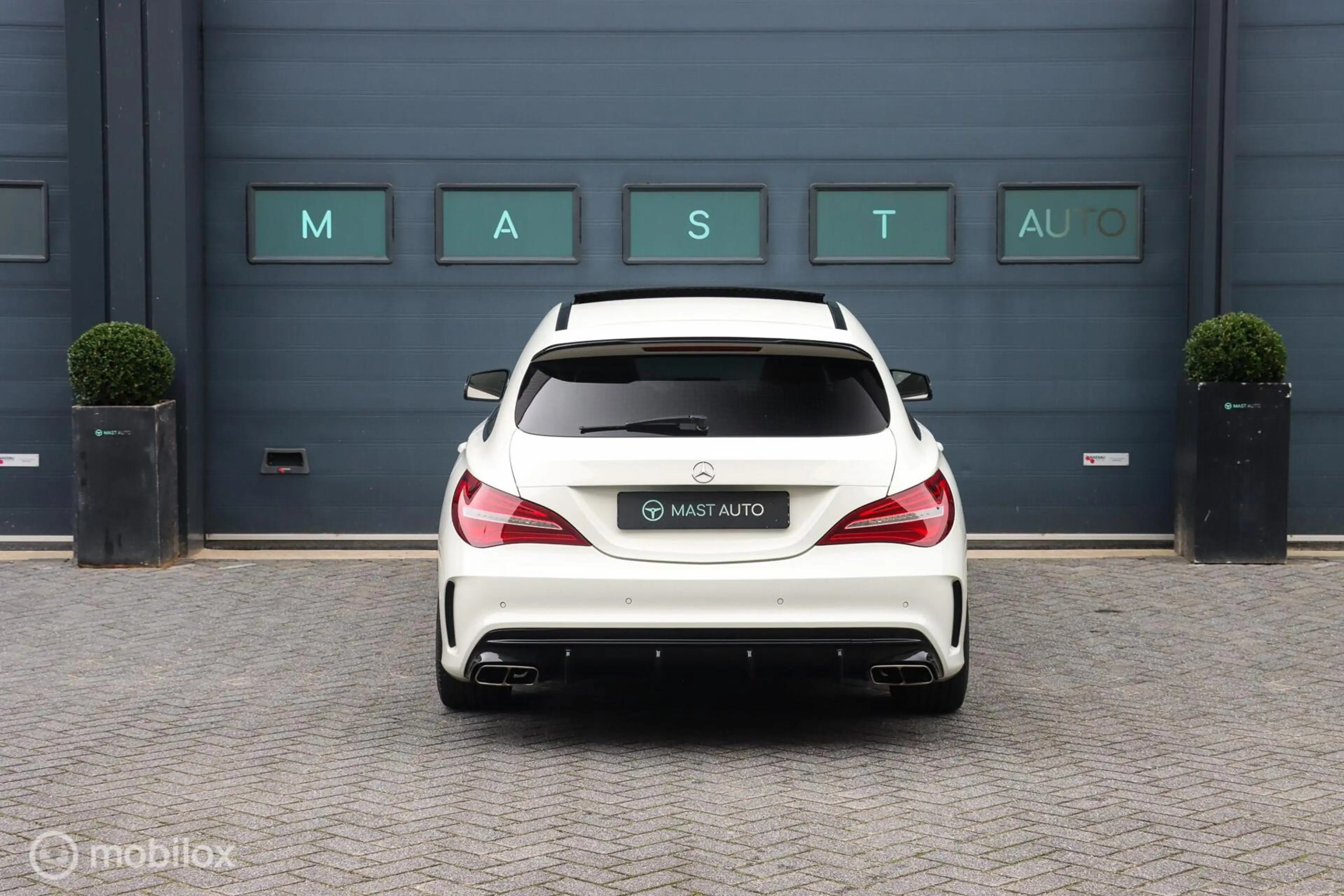 Mercedes-Benz CLA 200 Shooting Brake — photo 9