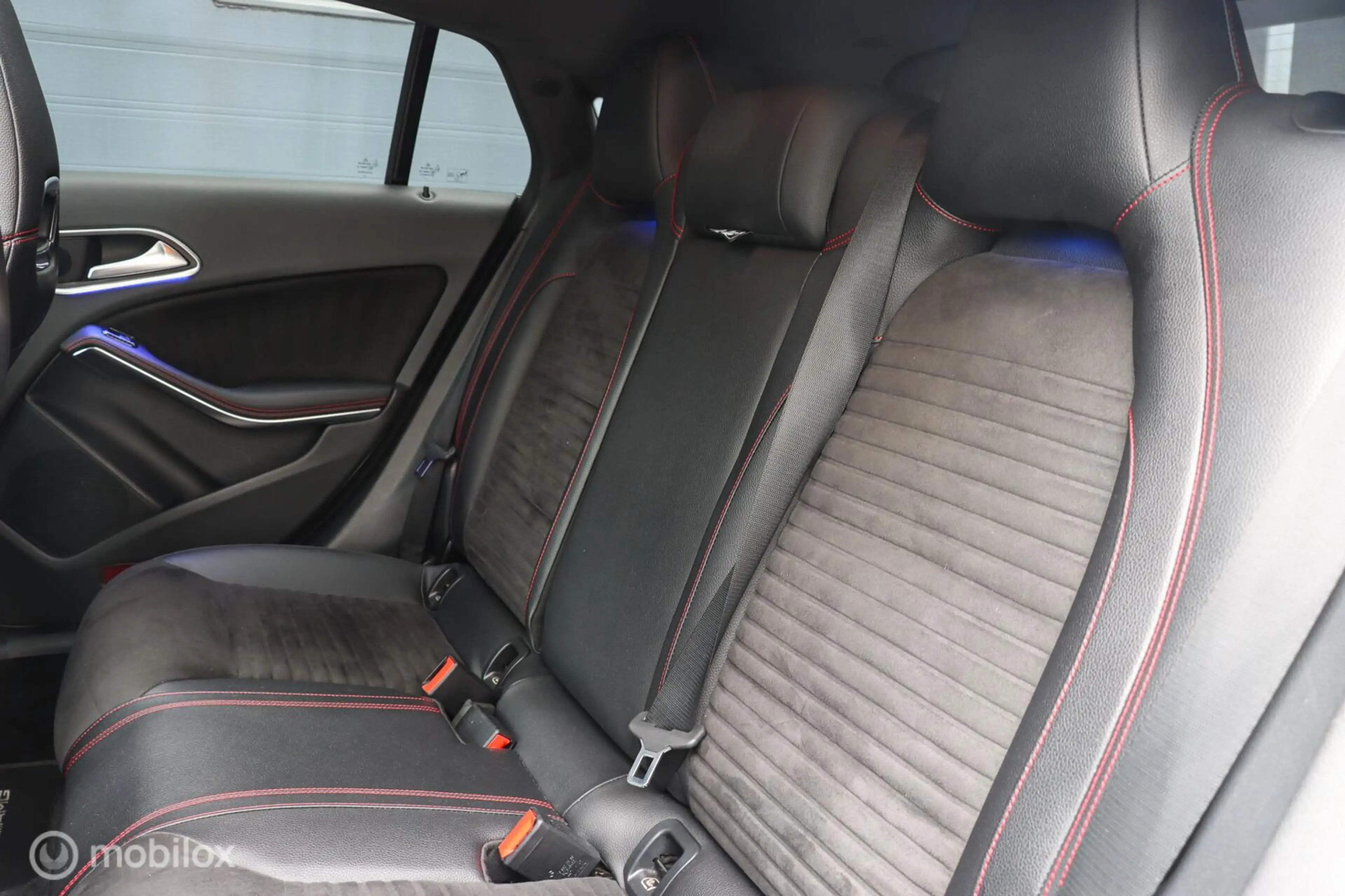 Mercedes-Benz CLA 200 Shooting Brake — photo 7
