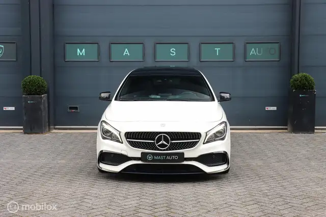 Mercedes-Benz CLA view 2