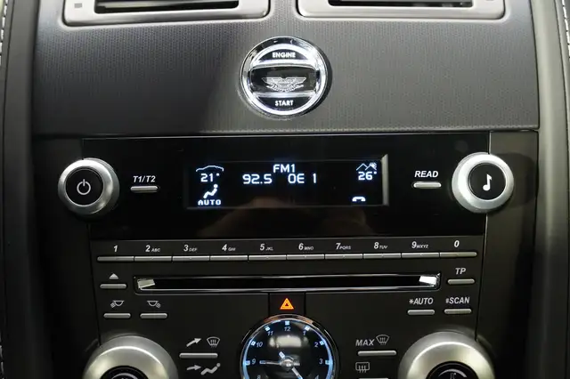 Aston Martin Vantage V12 Vantage Coupe Ansicht 24