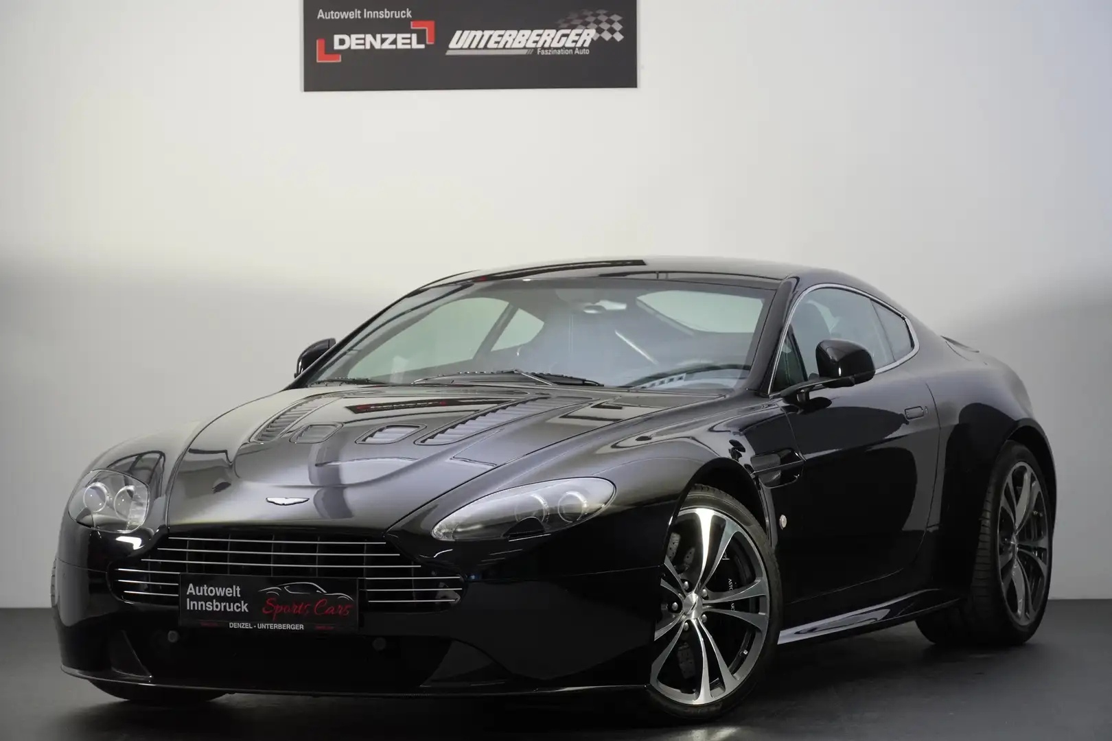 Aston Martin Vantage V12 Vantage Schwarz - 2