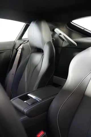 Aston Martin Vantage V12 Vantage Coupe Ansicht 15