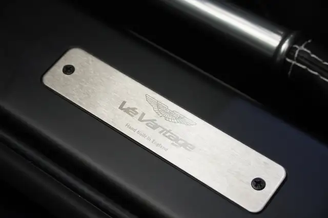 Aston Martin Vantage V12 Vantage Coupe Ansicht 16