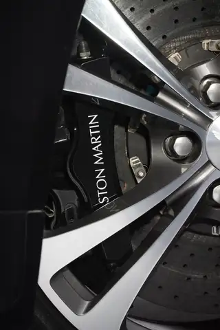 Aston Martin Vantage V12 Vantage Coupe Ansicht 7