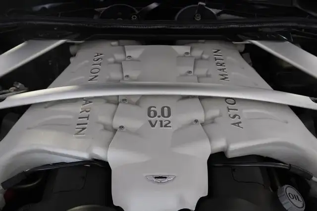 Aston Martin Vantage V12 Vantage Coupe Ansicht 18
