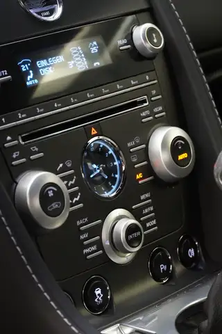 Aston Martin Vantage V12 Vantage Coupe Ansicht 21