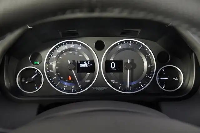 Aston Martin Vantage V12 Vantage Coupe Ansicht 20