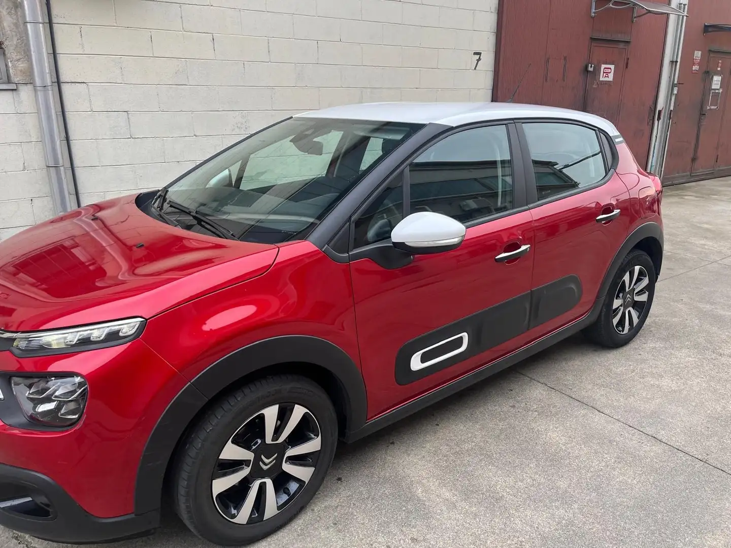 Citroen C3 C3 III 2017 1.2 puretech Shine s Rouge - 2