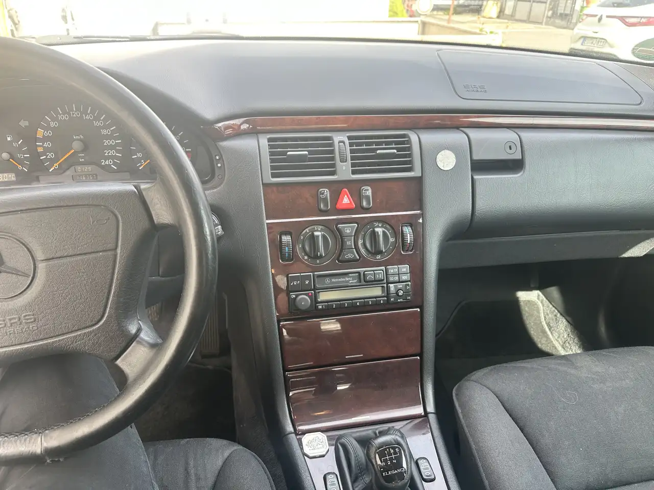 Mercedes-Benz E 200 Elegance, foto 5
