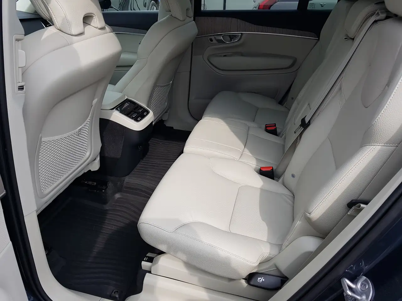 Volvo XC90 снимка Volvo XC90