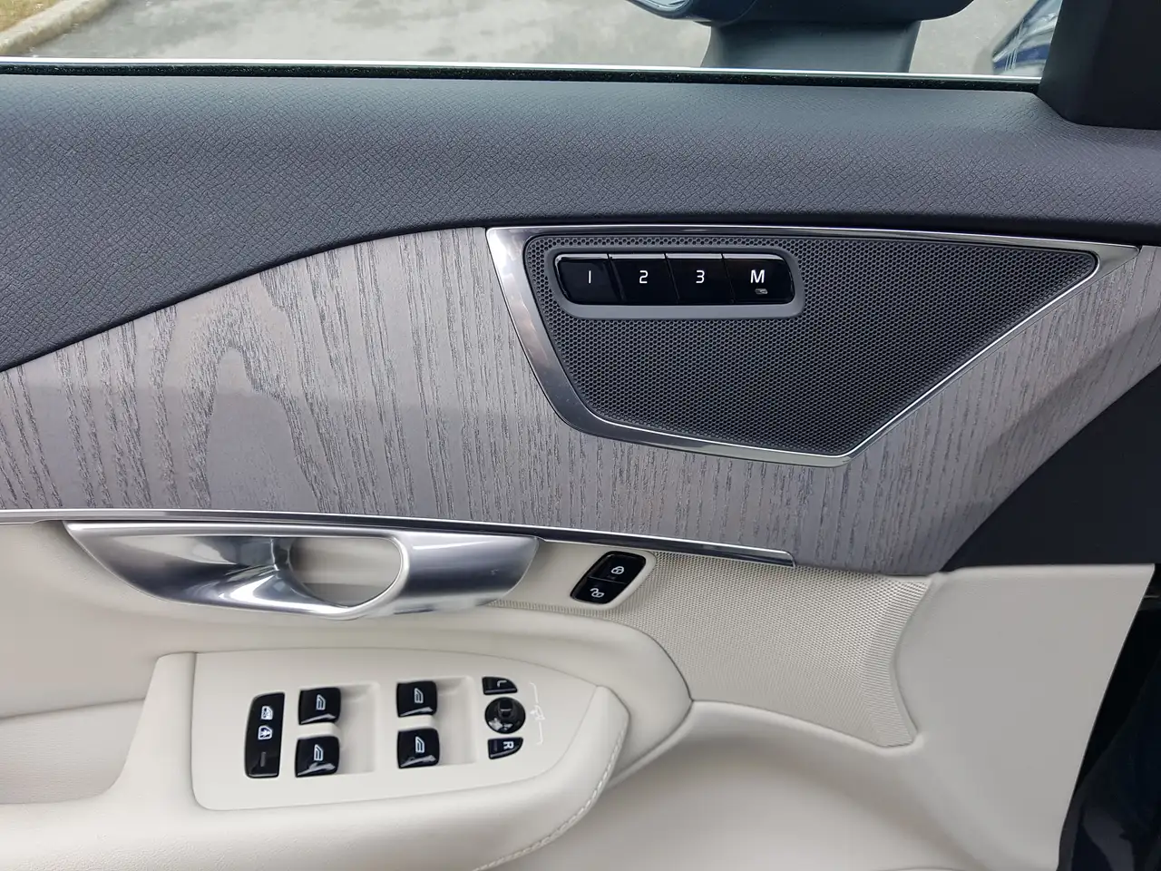Volvo XC90 снимка Volvo XC90