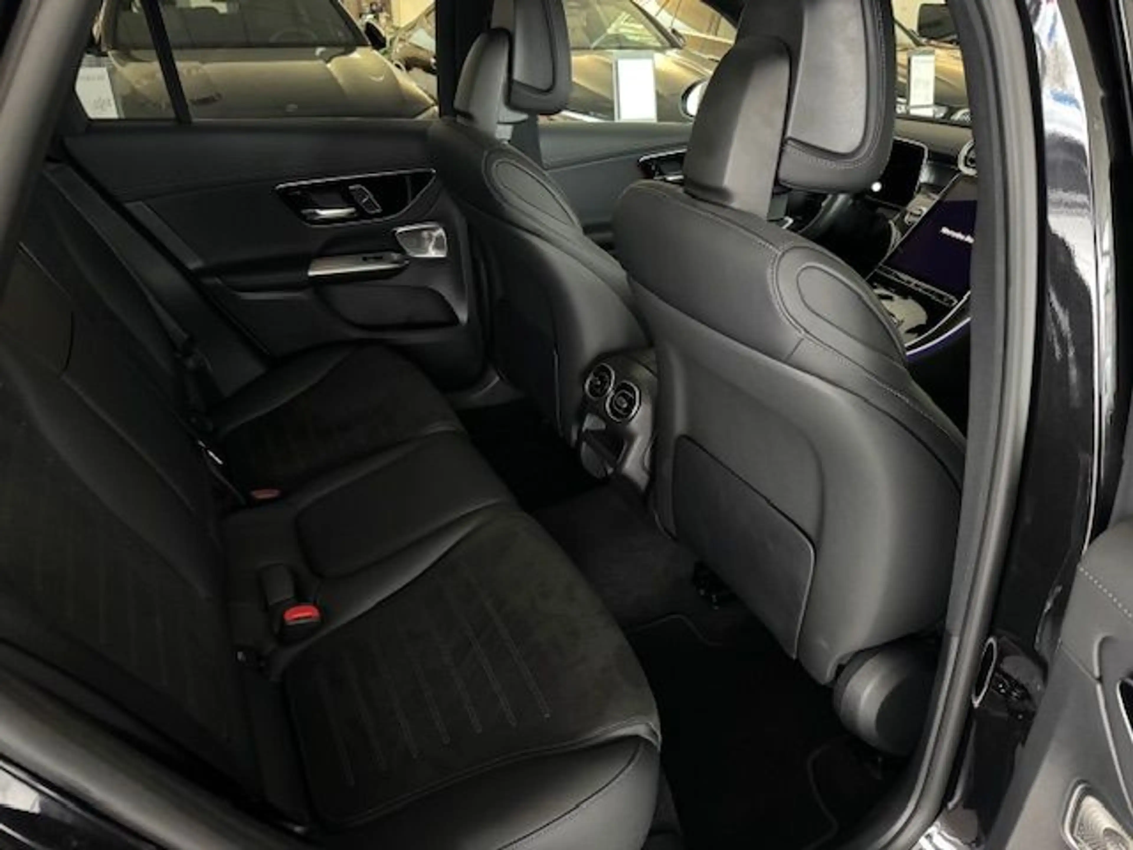 Mercedes-Benz GLC 450 d 4M AMG Line Pano AHK Night 360° FAP Me — photo 10