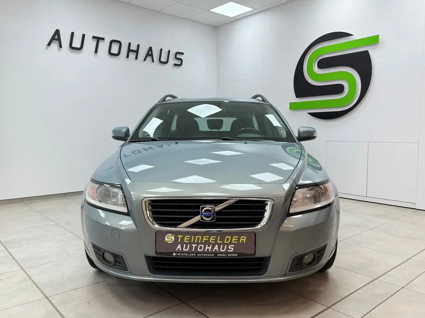 Volvo V50 1.6 D Momentum / LEDER / AHK / NAVI Blau - 2
