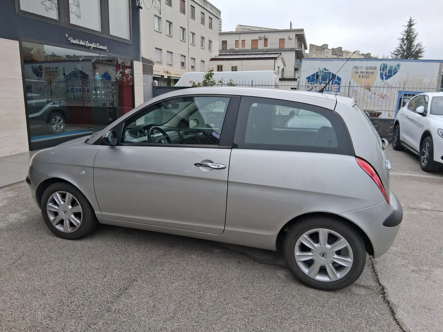 Lancia Ypsilon 1.2 16v Platino Argento - 2