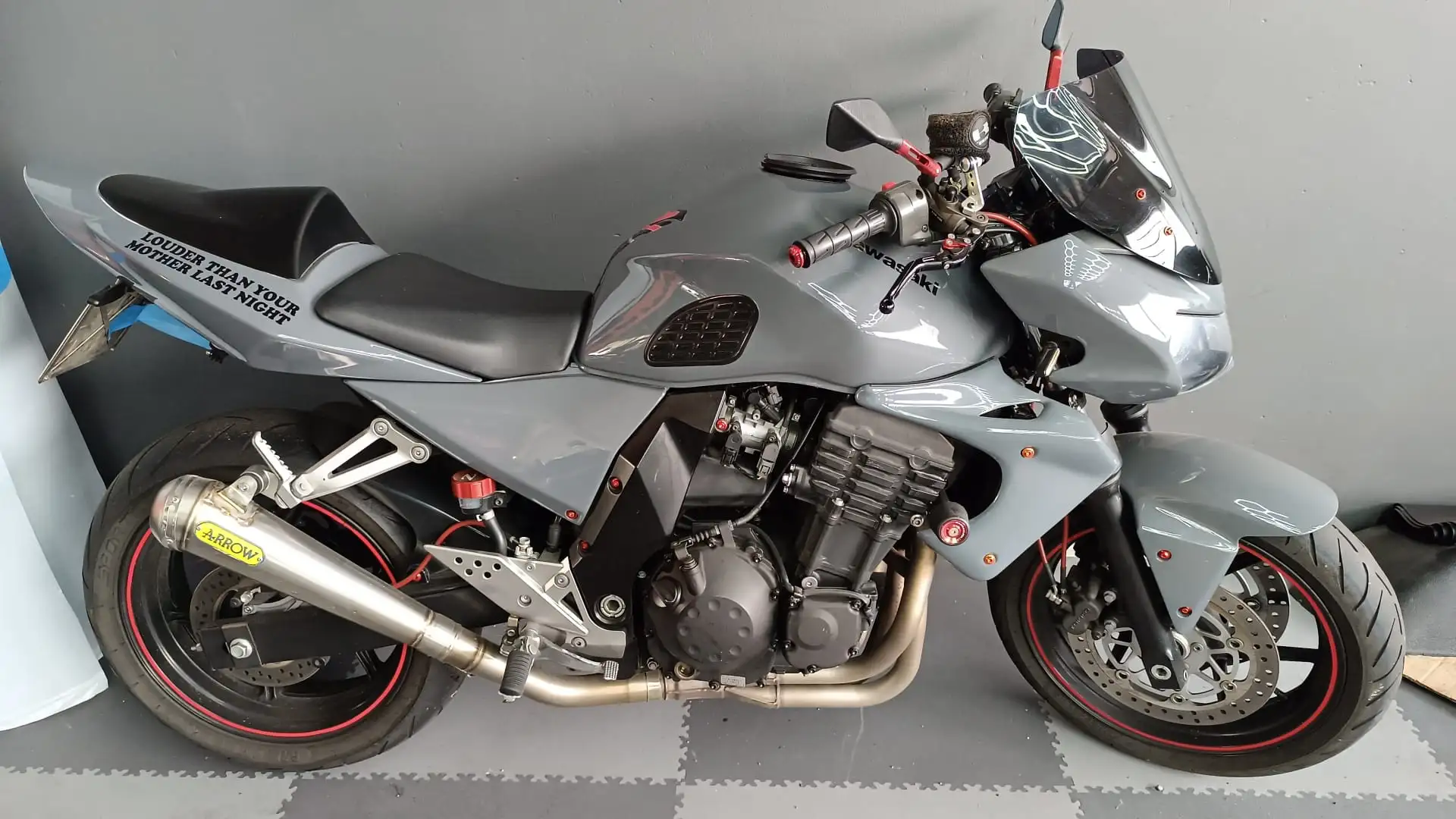 Kawasaki Z 750 Gri - 2