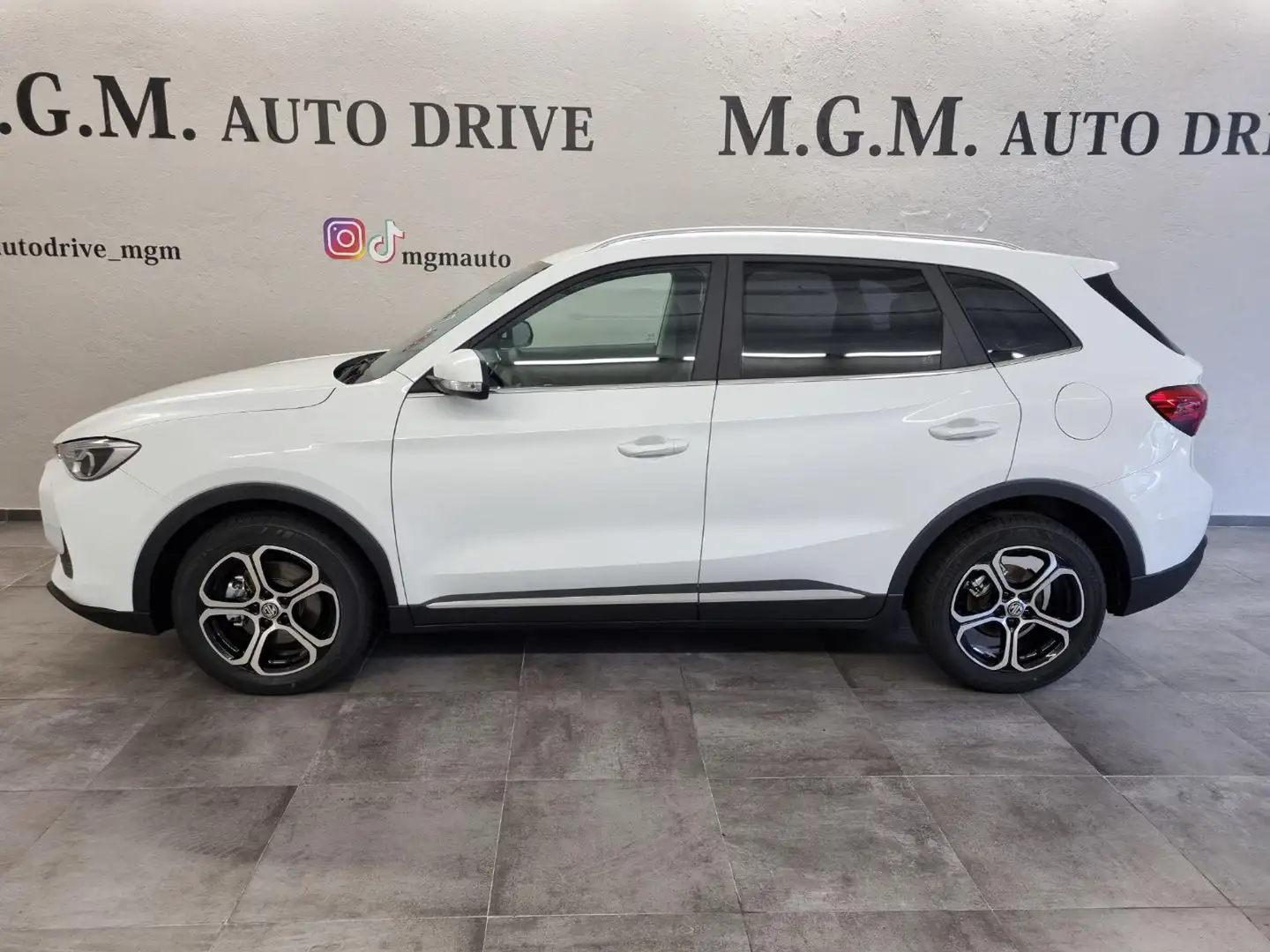 MG ZS 1.5 Hybrid+ Comfort Weiß - 2