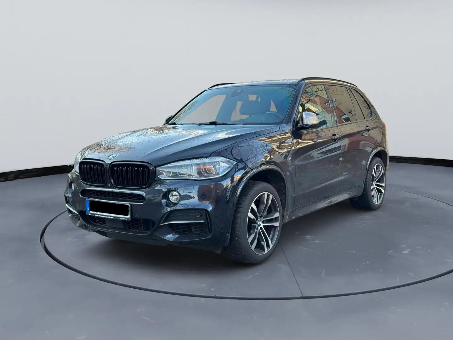 BMW X5 M M50d (360°Kamera, Komfortsitze, Head-Up Display) Schwarz - 2