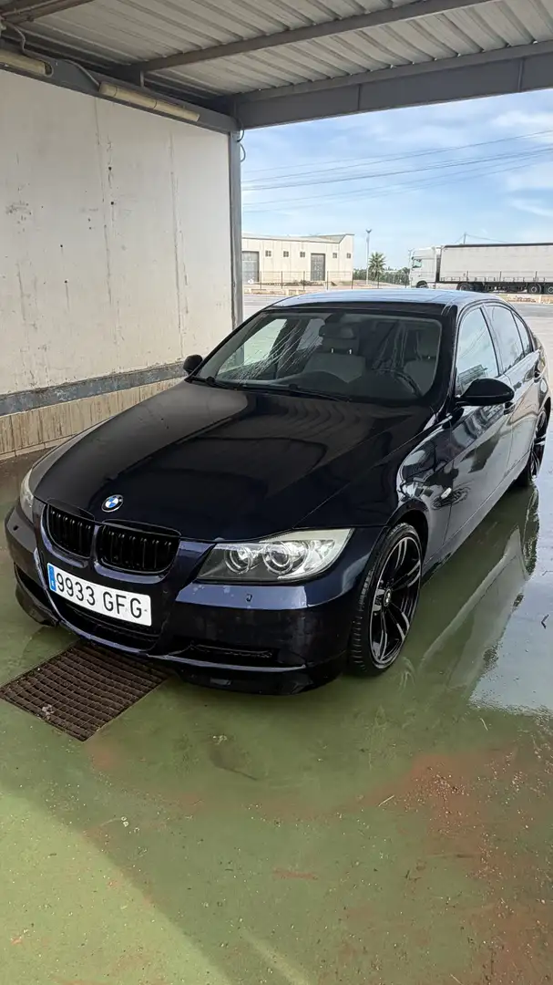 BMW 320 320d Aut. - 1