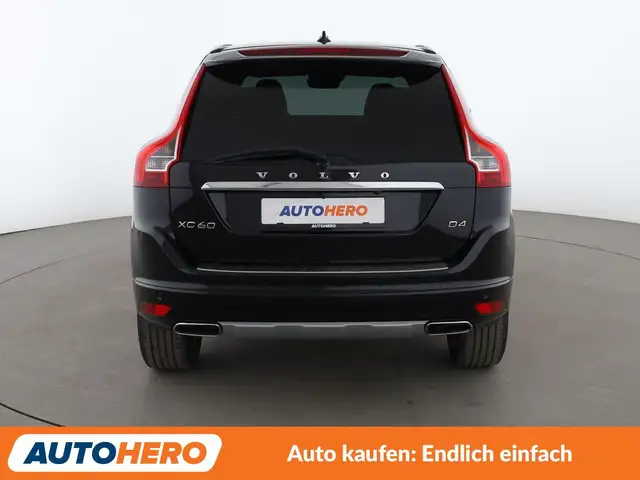 Volvo XC60 view 5