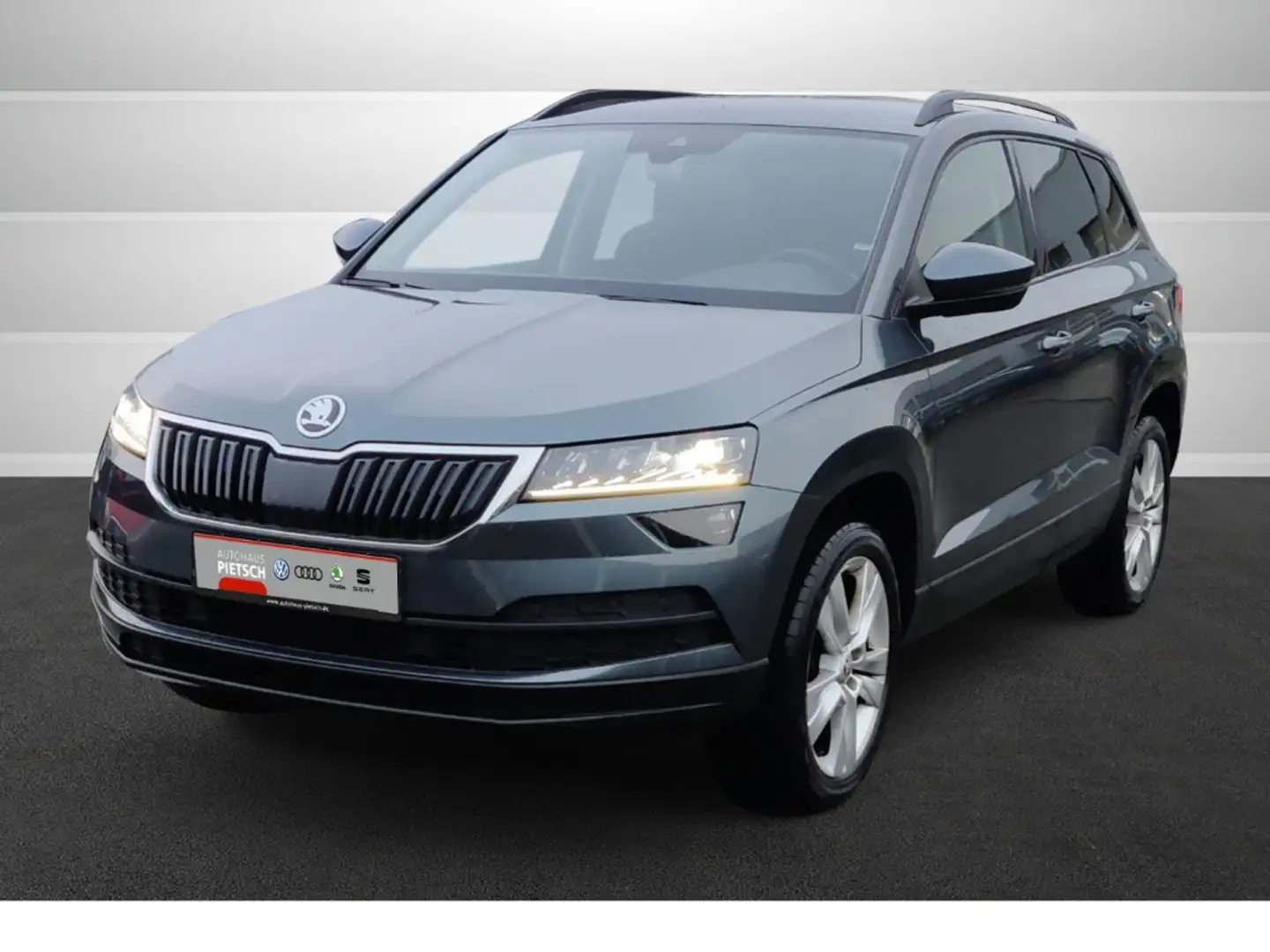Skoda Karoq 1.5 TSI Style AHK Navi LED Keyless Grau - 2
