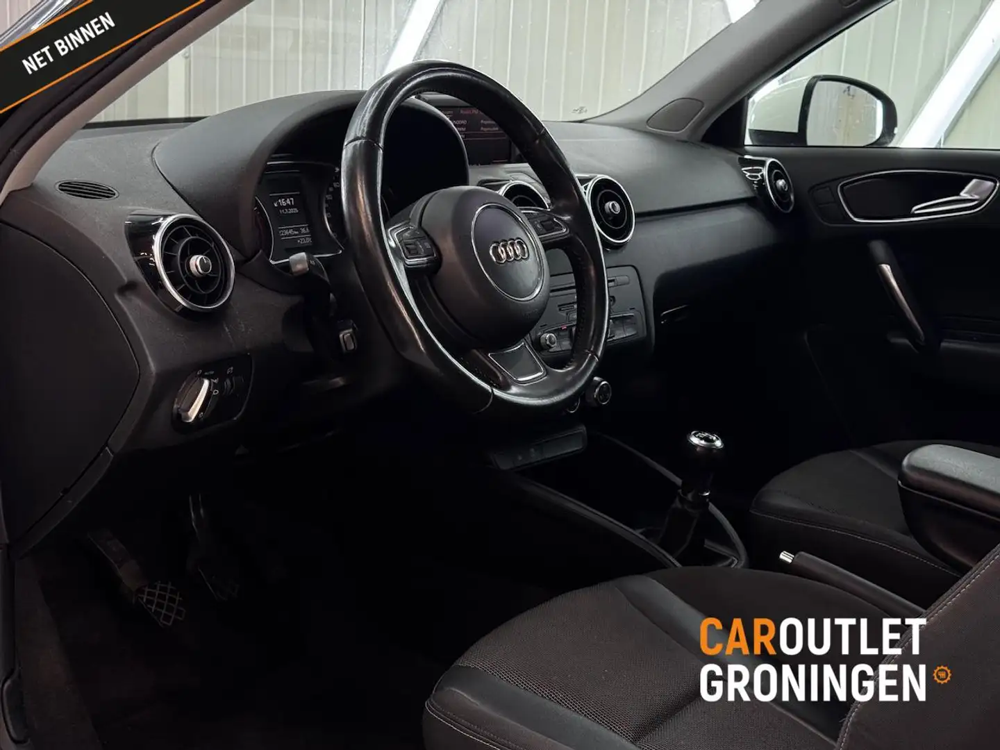 Audi A1 1.4 TFSI 122PK | DEALER OH | NAVI | XENON | S-LINE Wit - 2
