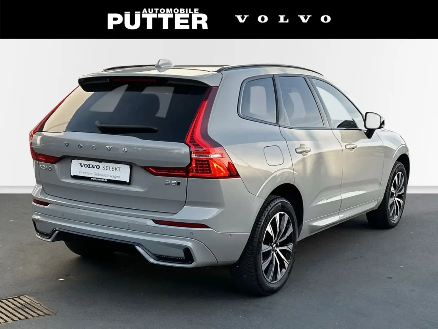 Volvo XC60 B5 Benzin AWD Plus Dark 19'' Allwetter AHK ACC 360 Grau - 2