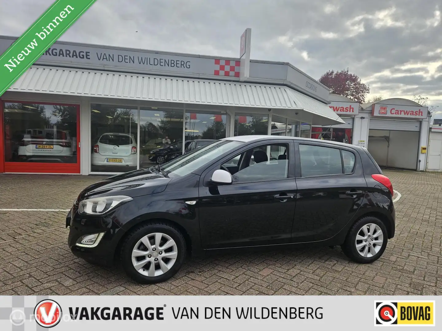 Hyundai i20 1.2i i-Vision Noir - 1