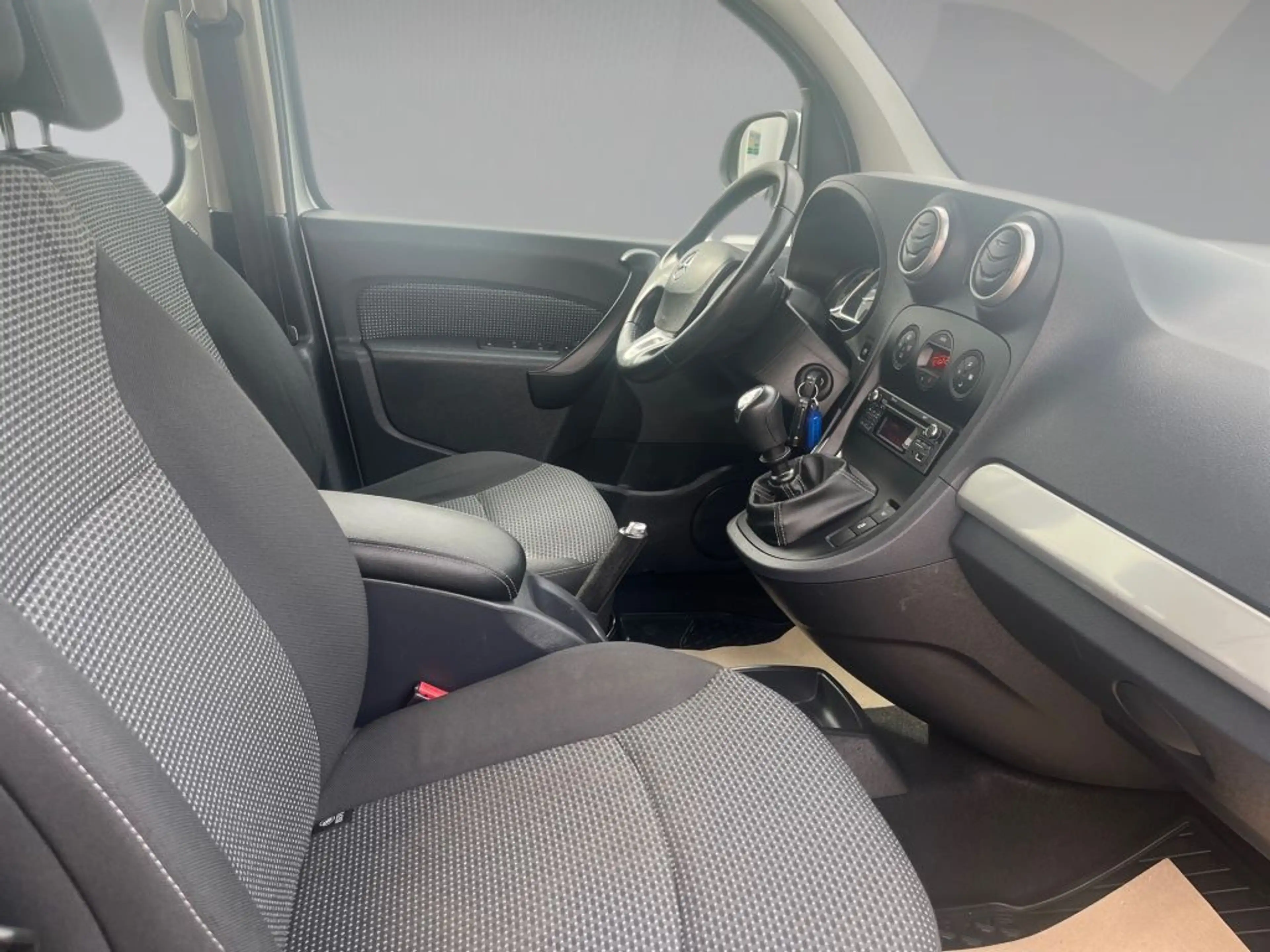 Mercedes-Benz Citan 111 CDI Tourer lang Start & Stop EDITION — photo 4