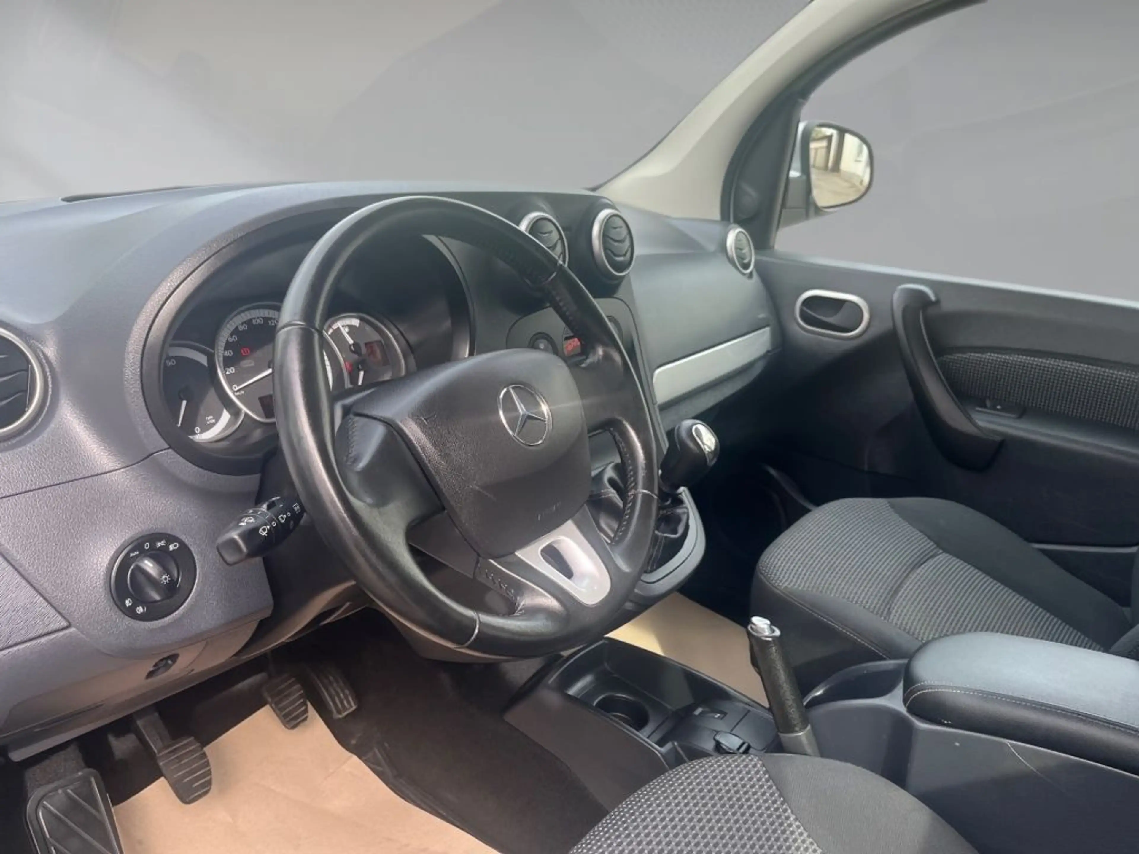 Mercedes-Benz Citan 111 CDI Tourer lang Start & Stop EDITION — photo 11