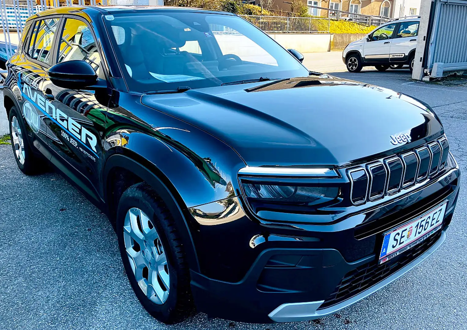 Jeep Avenger 1.2 GSE T3 Altitude Schwarz - 1