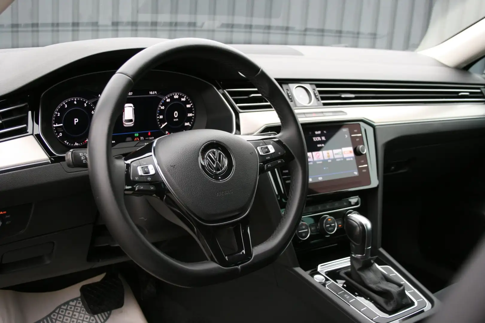 Volkswagen Passat Variant 1.5 TSI Highline Zwart - 2