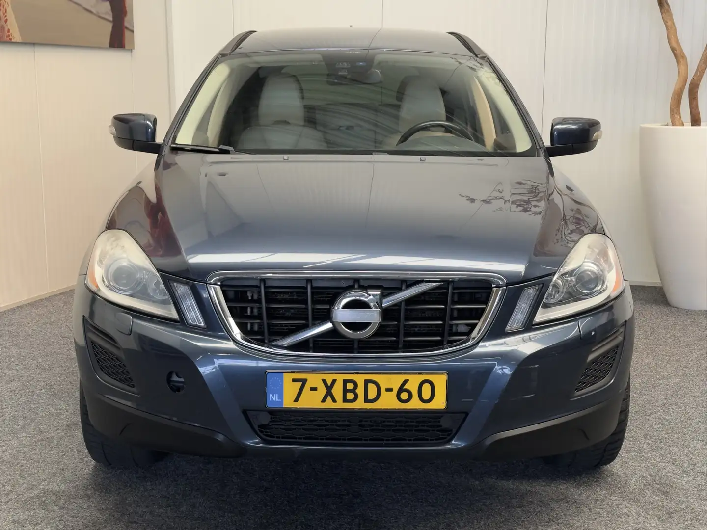 Volvo XC60 2.4D AWD SUMMUM LEDER NAVIGATIE CRUISE CONTROL CLI Bleu - 2