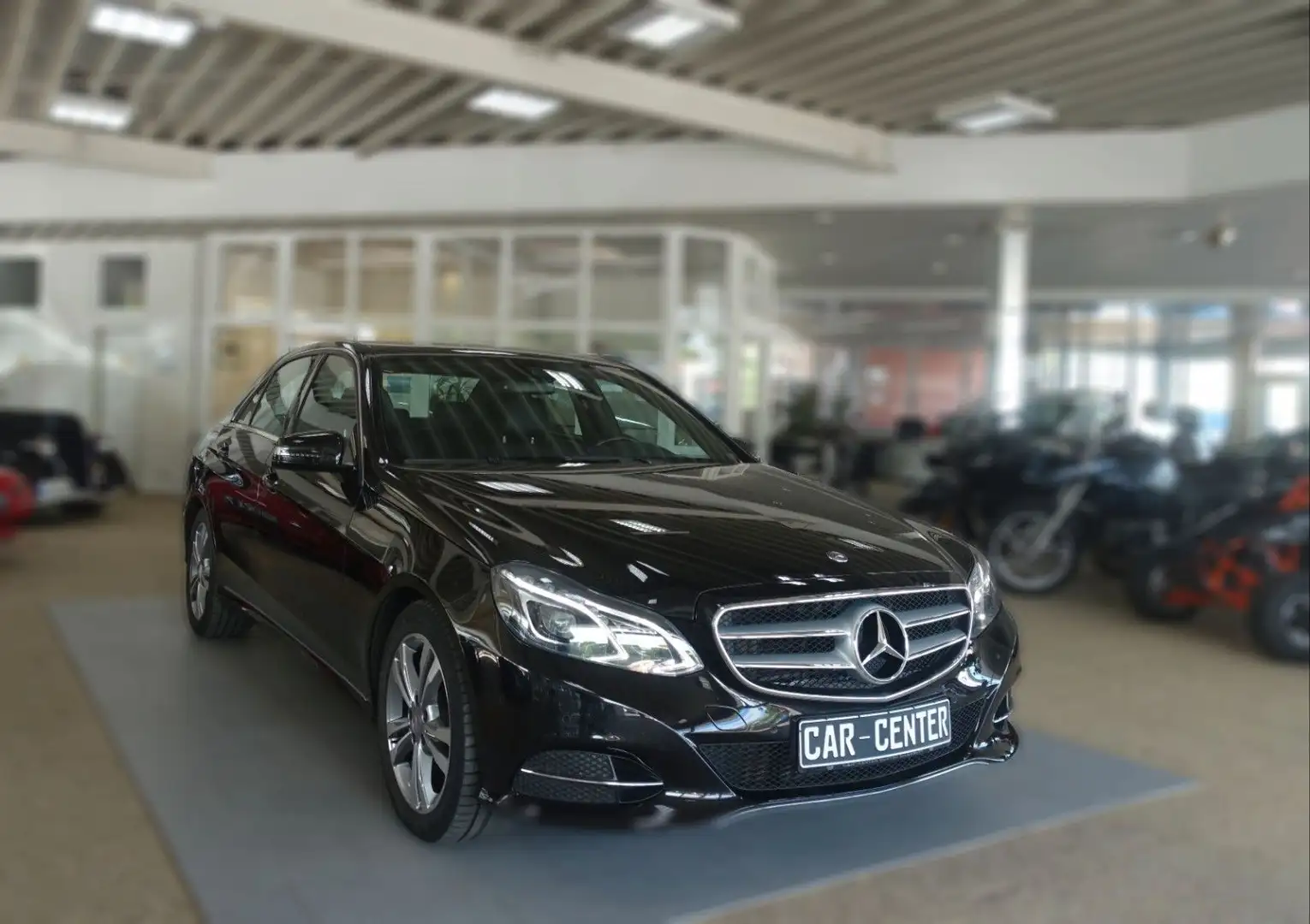 Mercedes-Benz E 350 E -Klasse Lim. BlueTec 4Matic Avantgarde Schwarz - 1