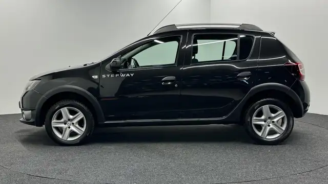 Dacia Sandero view 8