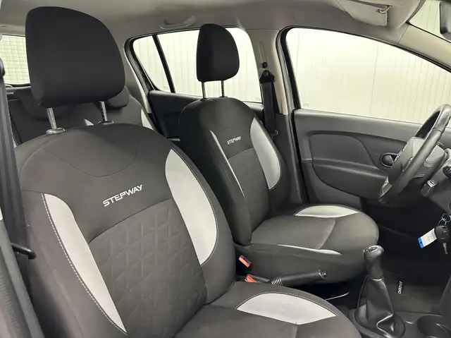 Dacia Sandero view 13