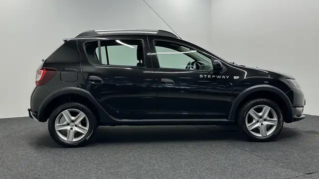 Dacia Sandero view 9